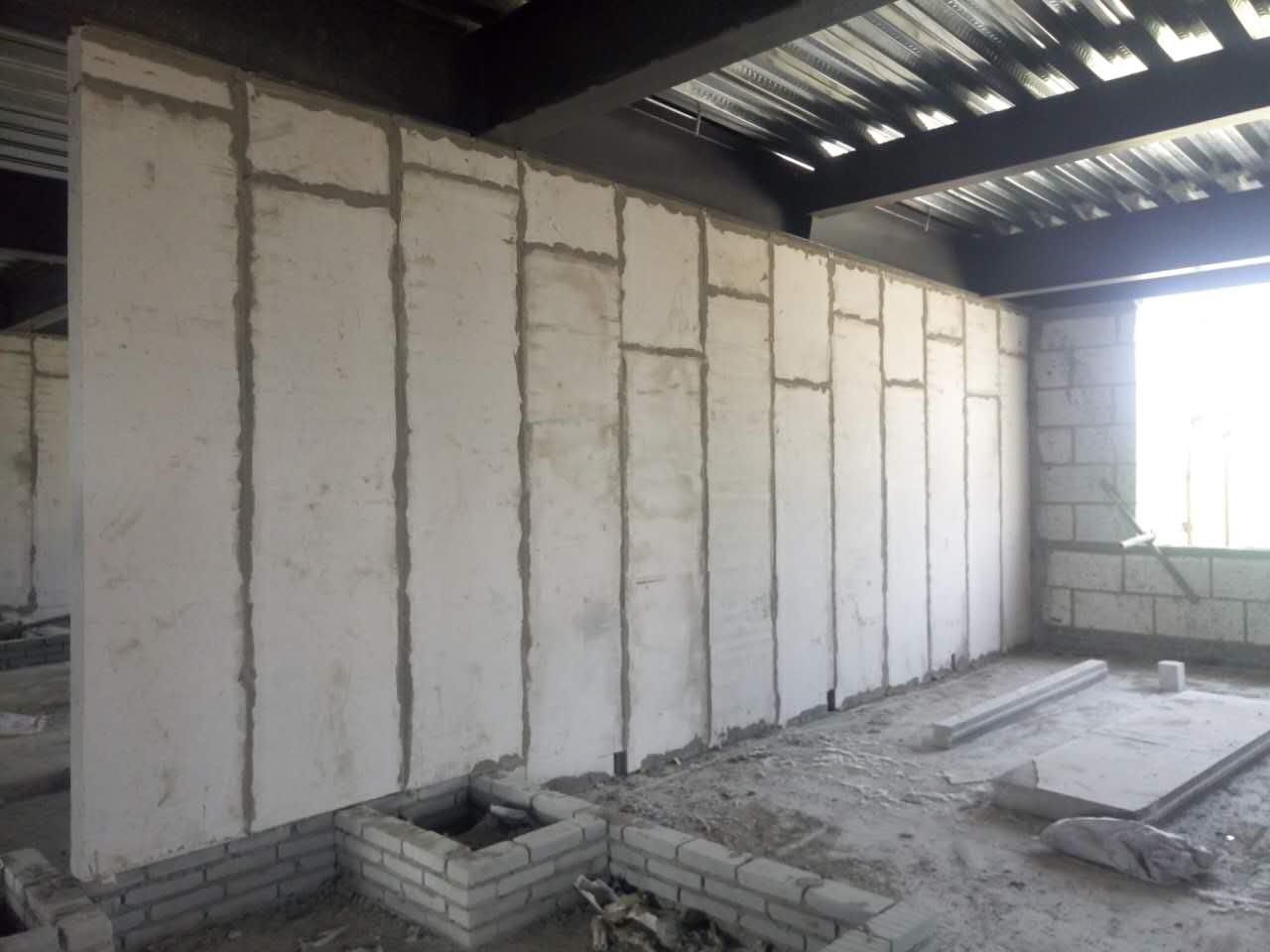 輕質(zhì)復(fù)合墻板廠家如果使用含石棉的硅酸鈣板會帶來什么后果？